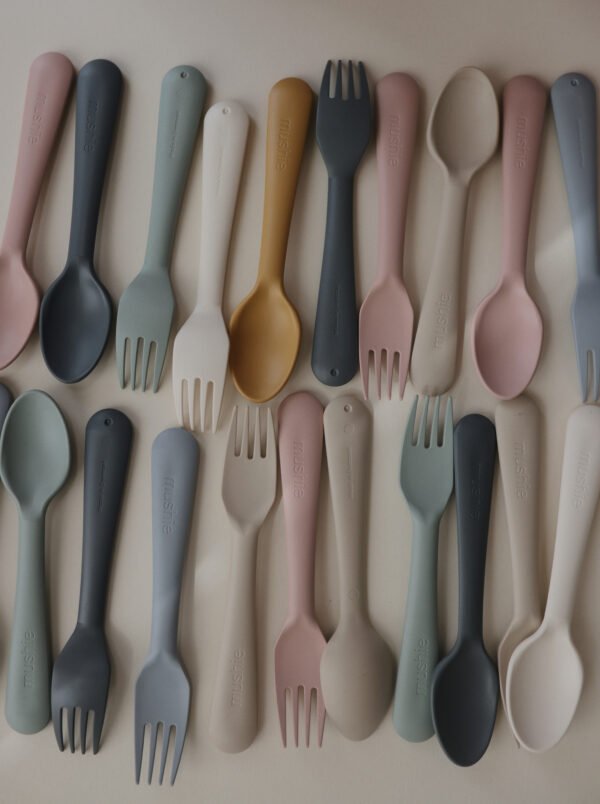 Ensemble fourchette et cuillère Mushie - Sage – Image 2