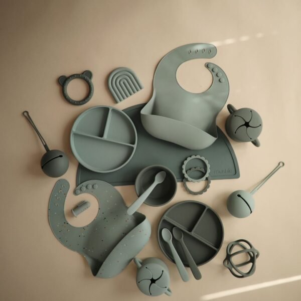 Plat en silicone Mushie - Cambridge blue – Image 3